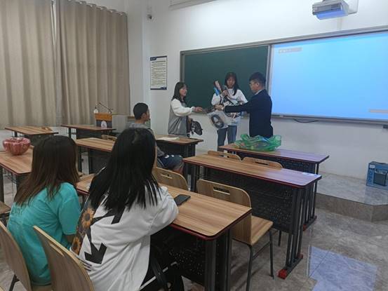图片1 图片1