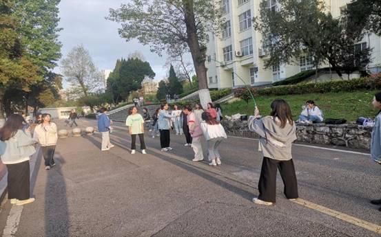 图片 3 图片 3