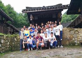 说明: C:\Users\Administrator\Desktop\矿业工程学院2017上\教务科\实践教学\生产实习照片\李可、张开智\QQ图片20170628093235.jpg